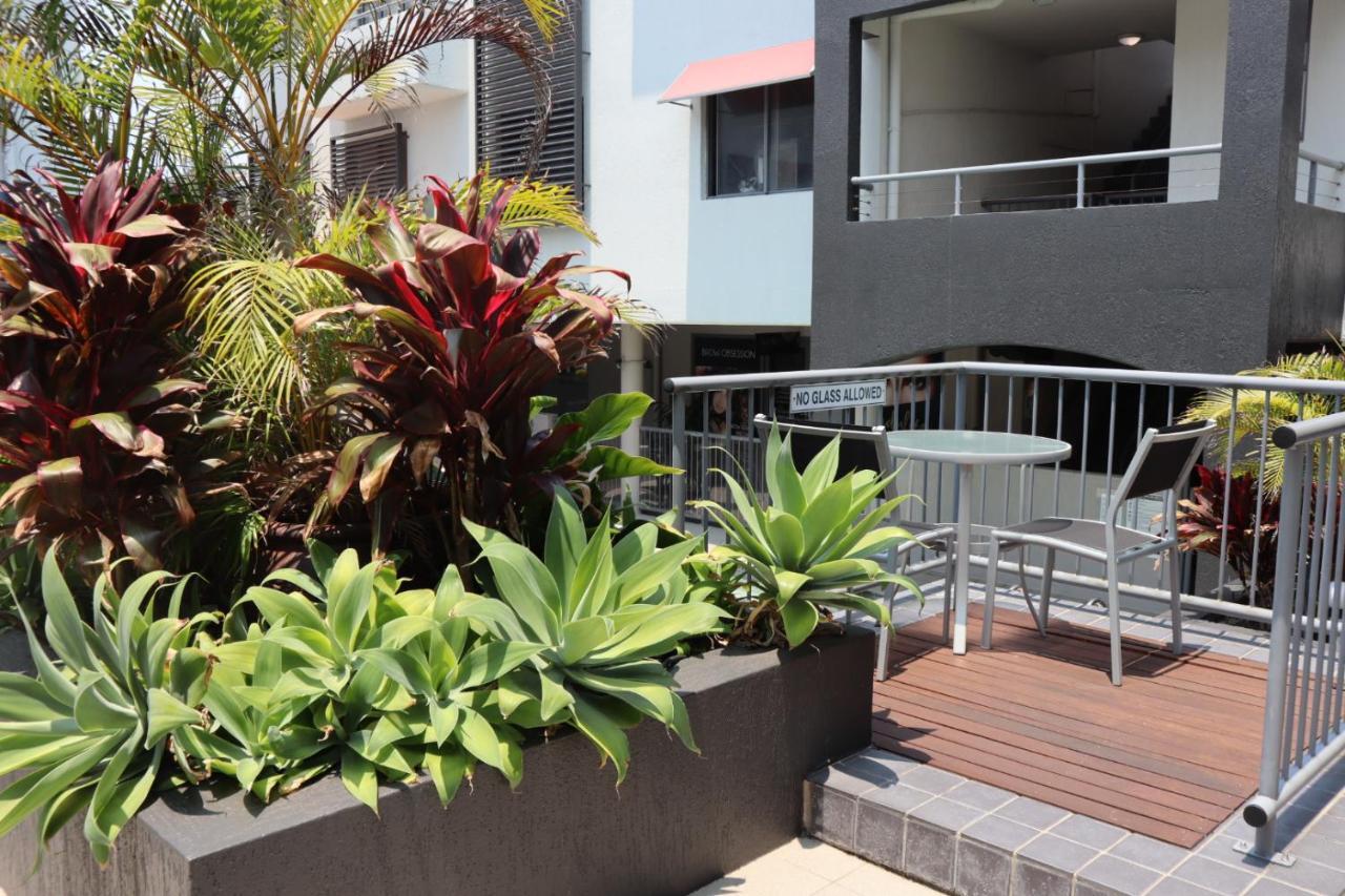 Coolum Beach Resort Exterior photo